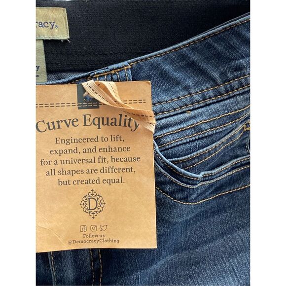 DEMOCRACY Women’s SIZE 2 Skyrise Ankle Skimmer Roll Cuff “Ab” Technology Jeans - Picture 3 of 11